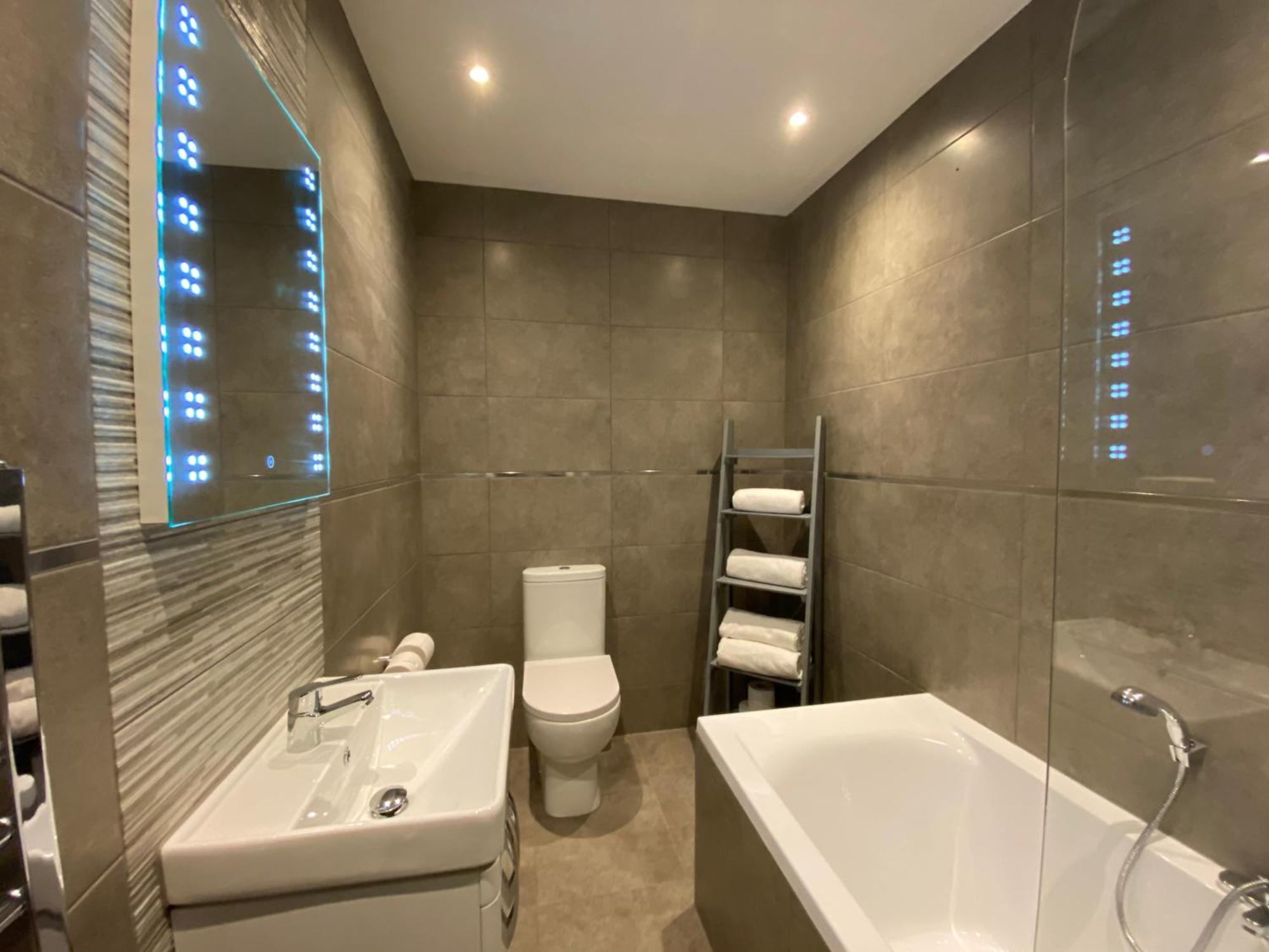 Eden Escapes Serviced Apartments موركامب المظهر الخارجي الصورة